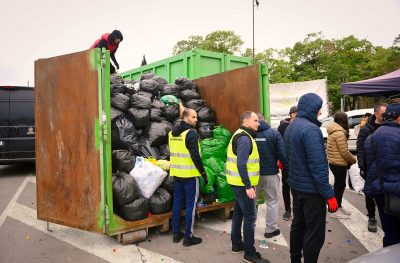 Record 26,000 kg of Plastic Caps Collected in the Rain on April 20 in Front of Varna Cathedral