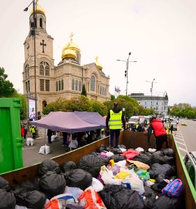 Record 26,000 kg of Plastic Caps Collected in the Rain on April 20 in Front of Varna Cathedral