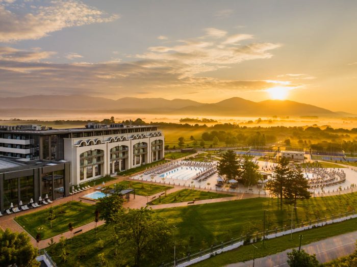 Нощувка с кауза от King’s Valley Medical & Spa Hotel