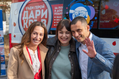 Линейка на стойност близо 100 000 евро за кръводаряване дариха от благотворителна организация „Аз Вярвам и Помагам“ в помощ на милиони бебета, деца и възрастни